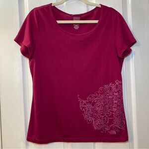 The North Face Women's Magenta Graphic Tee Size XL